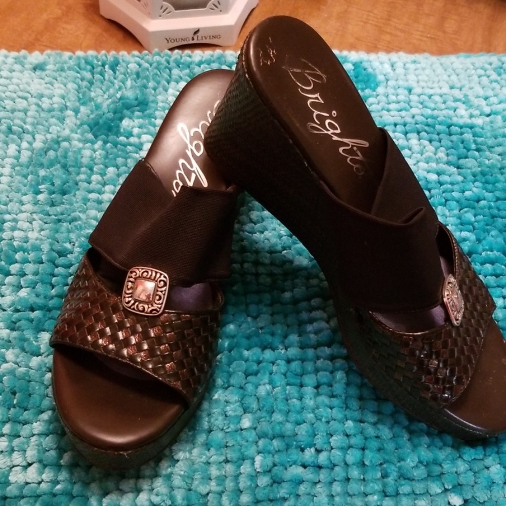 Sandles